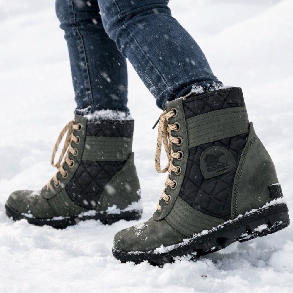 Sorel Quilted Lace-Up Winter Boots in Olive and Black 7.5/38.5